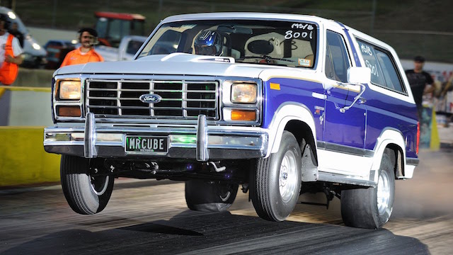 Bronco wheelstand1